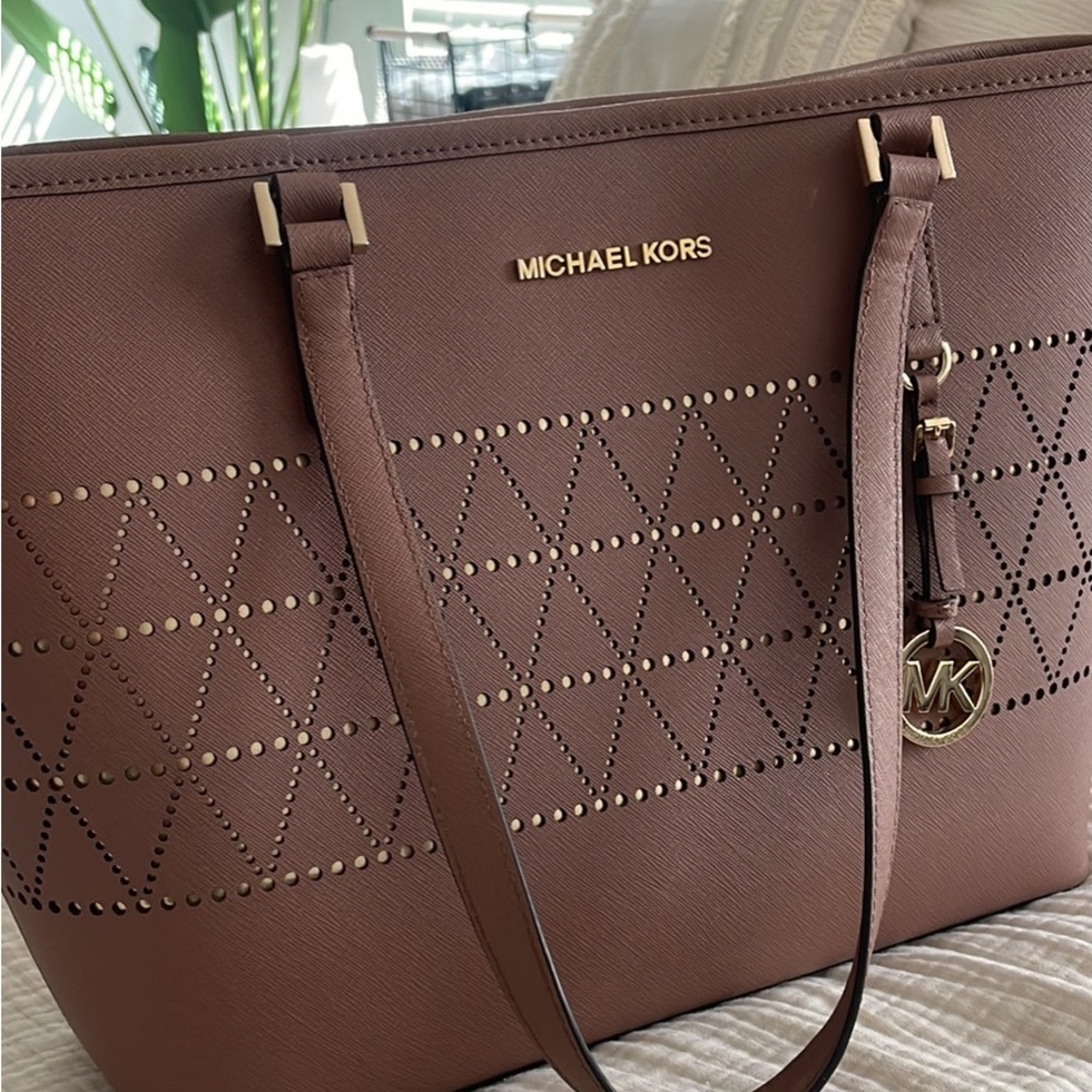 Micheal Kors tote